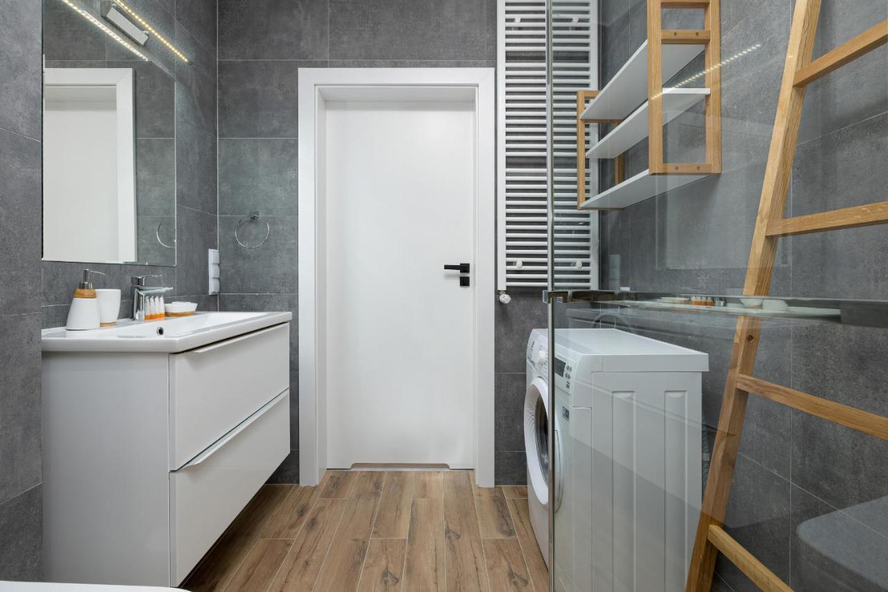 Apartamenty "Baltyk" Armii Krajowej By Noclegi Renters ชวีโนวิชแจ ภายนอก รูปภาพ