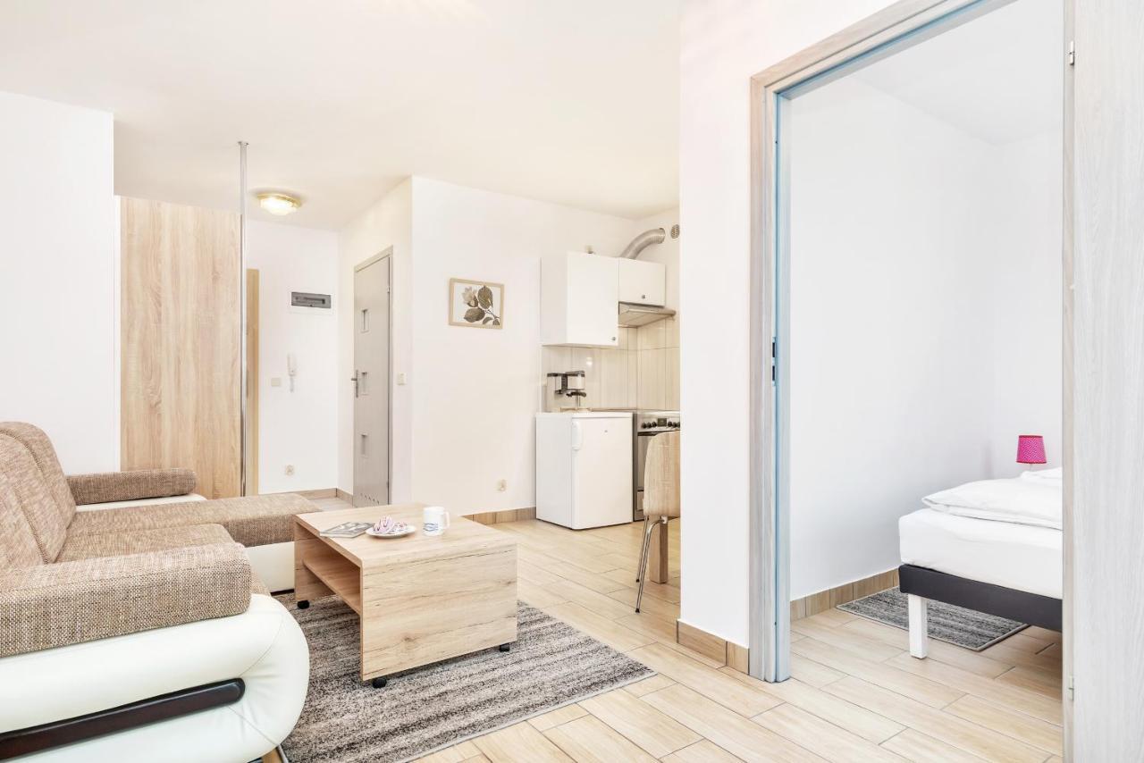Apartamenty "Baltyk" Armii Krajowej By Noclegi Renters ชวีโนวิชแจ ภายนอก รูปภาพ