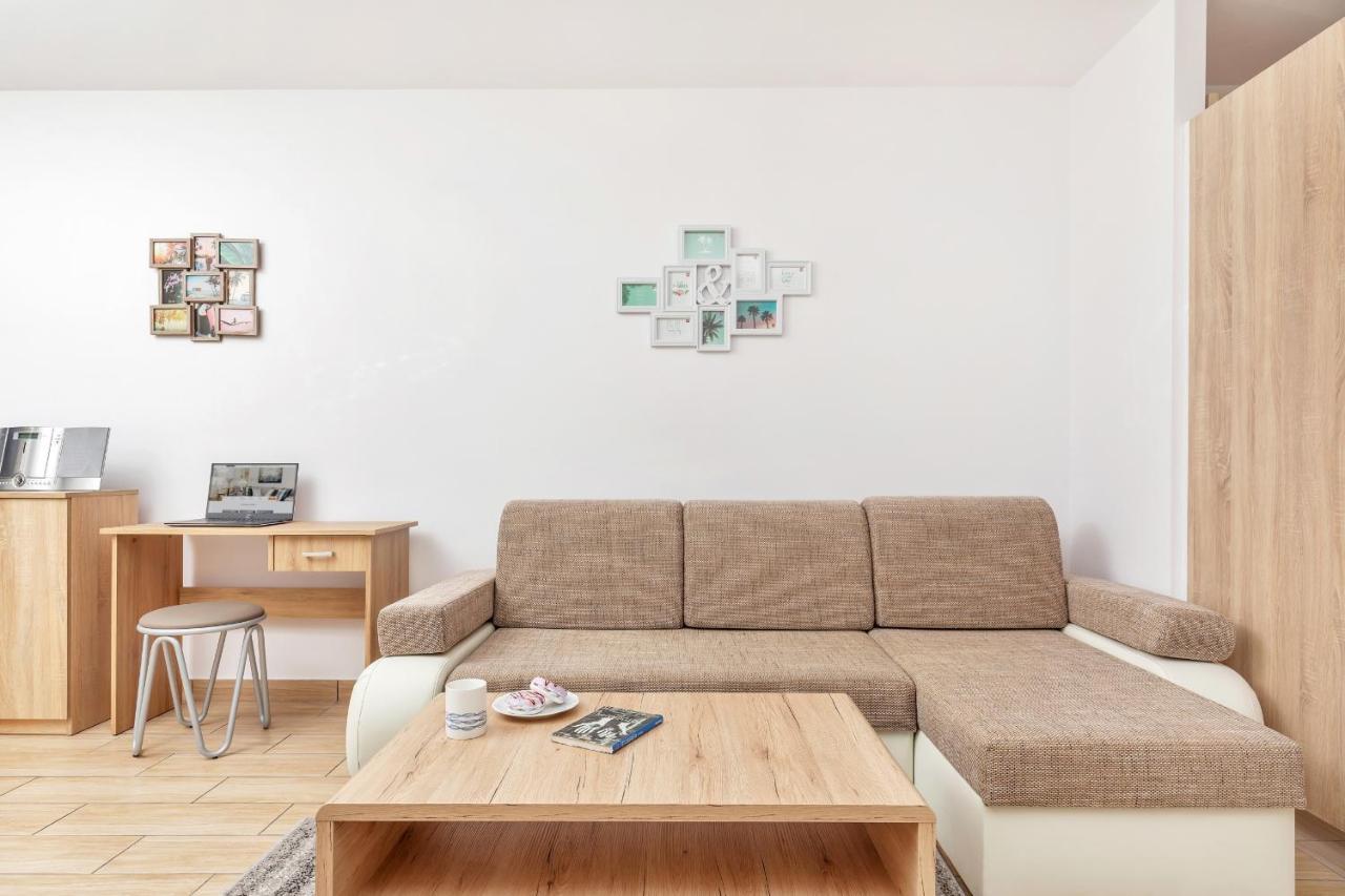 Apartamenty "Baltyk" Armii Krajowej By Noclegi Renters ชวีโนวิชแจ ภายนอก รูปภาพ